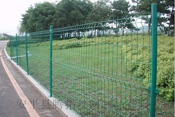 果园圈地护栏网价格，果园围栏网厂家，果园护栏网报价